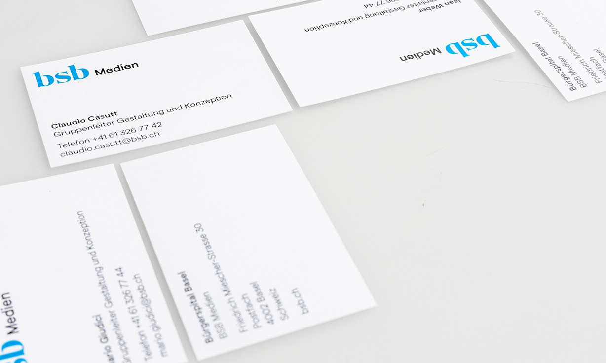 Mehrere Visitenkarten von BSB Medien